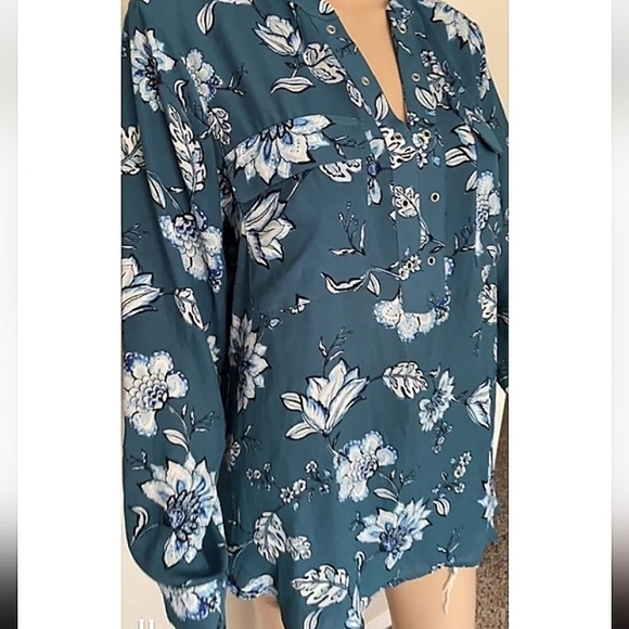 [A.N.A.] Floral Top Size XLP - Picture 2 of 7